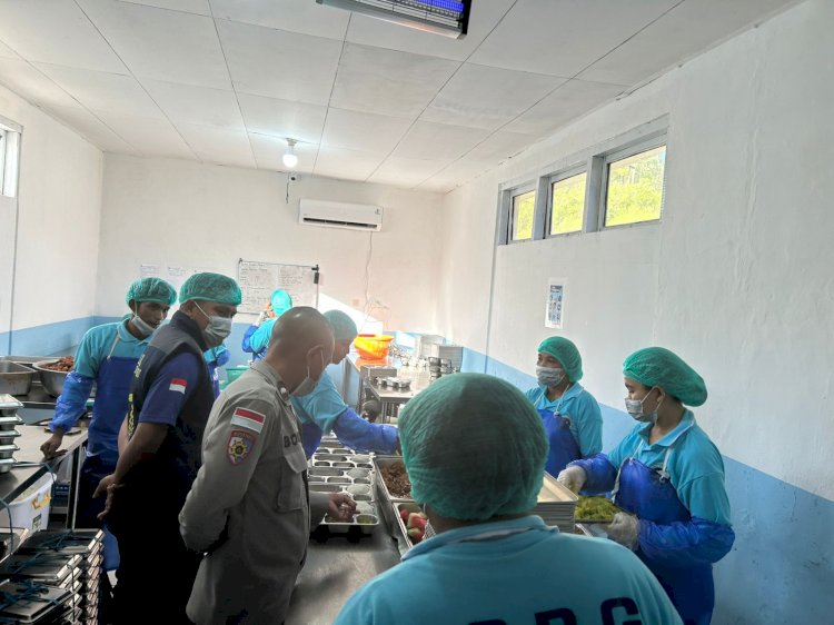 TIM FOOD SECURITY POLRES MANGGARAI PASTIKAN KELAYAKAN DAN KEAMANAN MENU PROGRAM MAKAN BERGIZI GRATIS