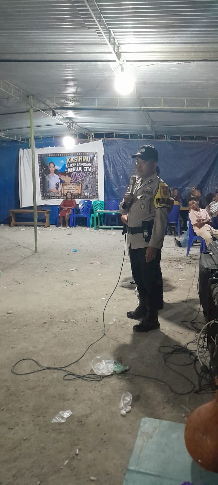 Bhabinkamtibmas Desa Buar Polres Manggarai ,Polda NTT  Himbau Masyarakat Tidak Mengonsumsi Miras Saat Pelaksanaan Pesta Sekolah