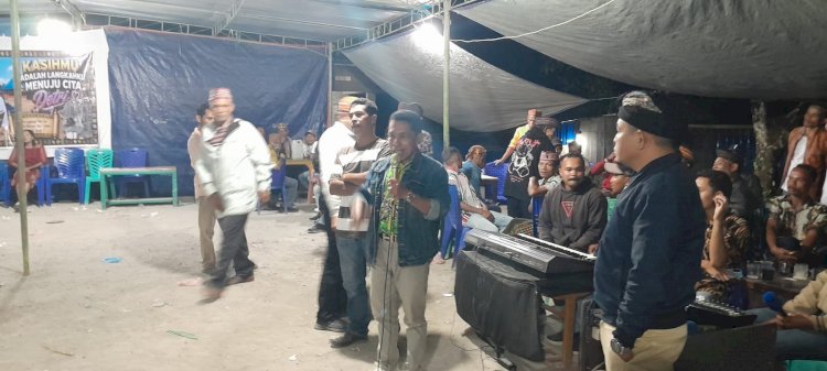 Bhabinkamtibmas Desa Buar Polres Manggarai ,Polda NTT  Himbau Masyarakat Tidak Mengonsumsi Miras Saat Pelaksanaan Pesta Sekolah