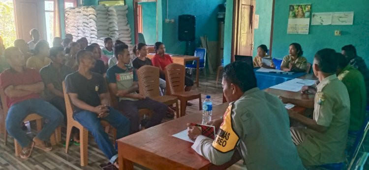 HUTAN ADALAH PARU-PARU DUNIA, BHABINKAMTIBMAS DESA WATU BAUR EDUKASI MASYARAKAT CEGAH KARHUTLA