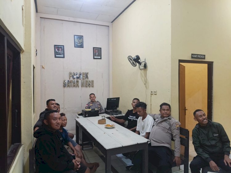 PERKUAT HUBUNGAN MASYARAKAT YANG HUMANIS, POLSEK SATAR MESE POLRES MANGGARAI GELAR NOBAR PEMBUKAAN PIALA DUNIA 2026