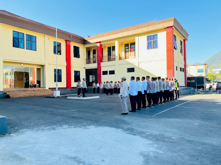 WAKA POLRES MANGGARAI TEGASKAN DISIPLIN DAN PENINGKATAN PELAYANAN POLRI MENYAMBUT HARI BHAYANGKARA KE-80