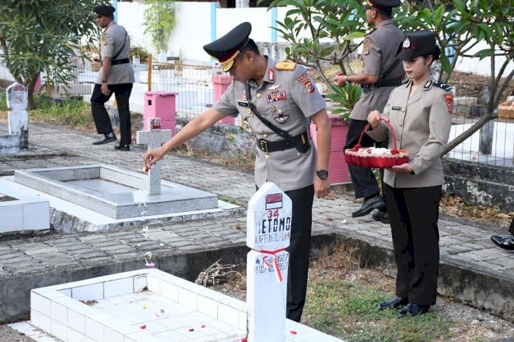 Polda NTT Gelar Upacara Ziarah Tabur Bunga di TMP Dharma Loka, Wujud Penghormatan kepada Jasa Para Pahlawan Jelang Hari Bhayangkara ke-80*