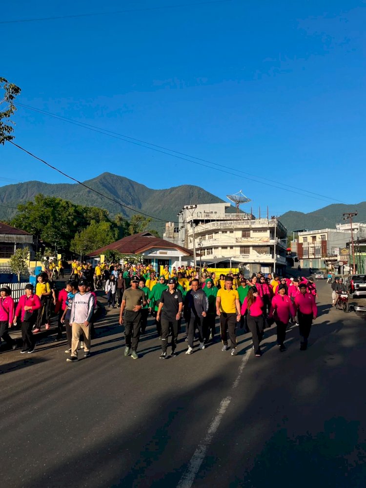 GERAK JALAN SANTAI MERIAHKAN HARI BHAYANGKARA KE-80, POLRES MANGGARAI HADIRKAN BERBAGAI DOORPRIZE DAN PERKUAT SINERGI BERSAMA FORKOPIMDA