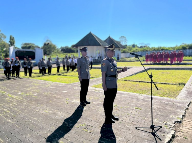 Mengenang Jasa Para Pahlawan, Polres Manggarai Gelar Ziarah dan Tabur Bunga Sambut Hari Bhayangkara Ke-80