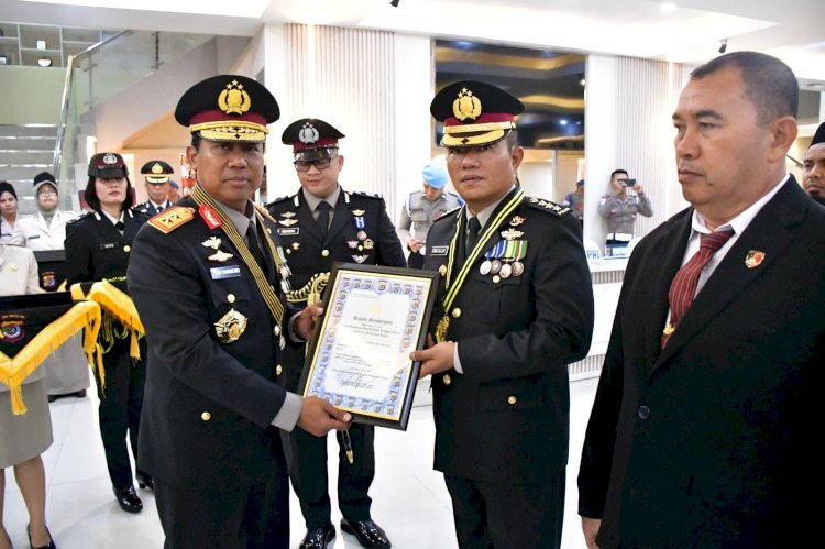 Kapolda NTT Berikan Penghargaan kepada Personel dan Tokoh Berprestasi, Wujud Apresiasi atas Dedikasi bagi Institusi dan Masyarakat