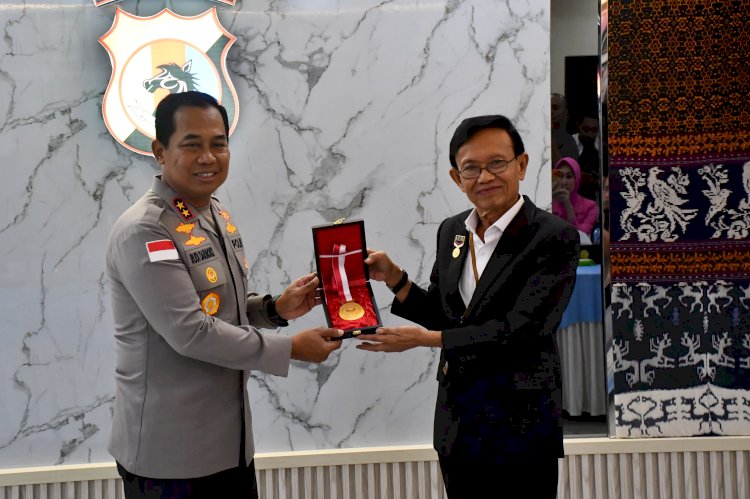 Polda NTT Torehkan Rekor MURI Dunia, Pelopor Terapi Kesehatan Mental bagi Anggota dan Masyarakat