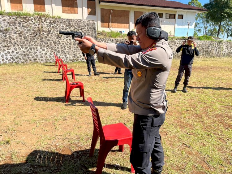 POLRES MANGGARAI POLDA NTT GELAR LATIHAN MENEMBAK TW I TAHUN 2026, TINGKATKAN KEMAMPUAN, PROFESIONALISME, DAN KESIAPSIAGAAN PERSONEL