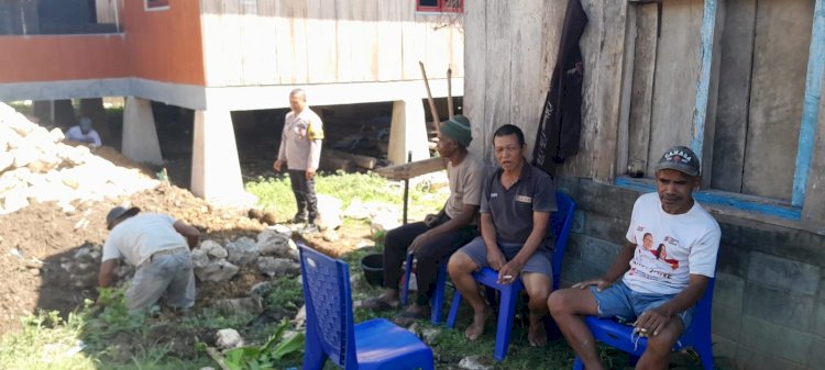 Bhabinkamtibmas Desa Buar Sambangi Warga Kampung Purang, Perkuat Sinergi dan Sampaikan Edukasi Kamtibmas, Rabies, serta Pencegahan TPPO