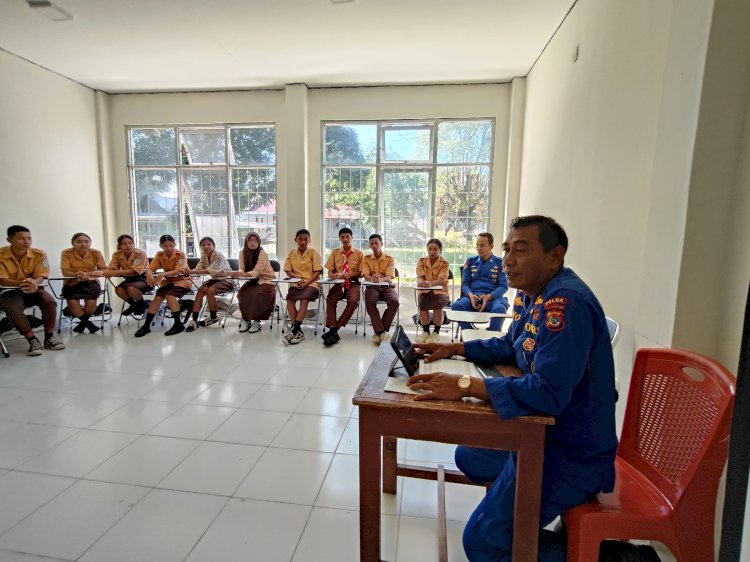 POLAIRUD POLRES MANGGARAI POLDA NTT TINGKATKAN KOMPETENSI GENERASI MUDA PESISIR, BERIKAN PEMBELAJARAN DIVING DAN SNORKELING KEPADA SISWA SMK MUTIARA BANGSA REOK