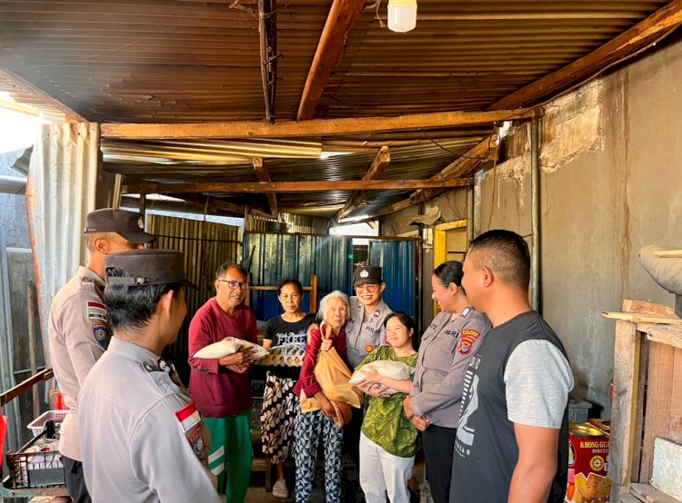 SAT BINMAS POLRES MANGGARAI GELAR BAKTI SOSIAL DI KELURAHAN PITAK, WUJUDKAN KEPEDULIAN DAN KEHADIRAN POLRI DI TENGAH MASYARAKAT