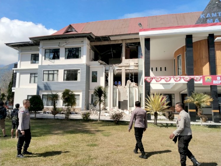 Polres Manggarai Laksanakan Patroli Pantau Dampak Gempa Bumi di Seputaran Kota Ruteng