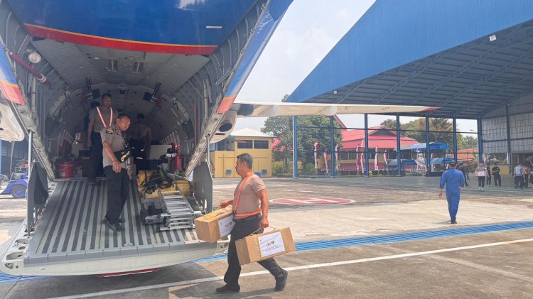Polwan Polres Manggarai Timur Hadirkan Senyum Anak-Anak Pengungsi Gempa Lewat Trauma Healing