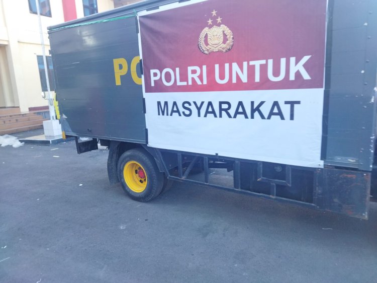 Polres Manggarai Terus Bergerak Bagi Kemanusiaan, Salurkan Bantuan Logistik ke Wilayah Terdampak Gempa