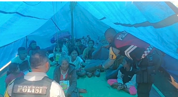Bhabinkamtibmas Polsek Cibal Salurkan Bantuan Kapolri untuk Warga Terdampak Gempa