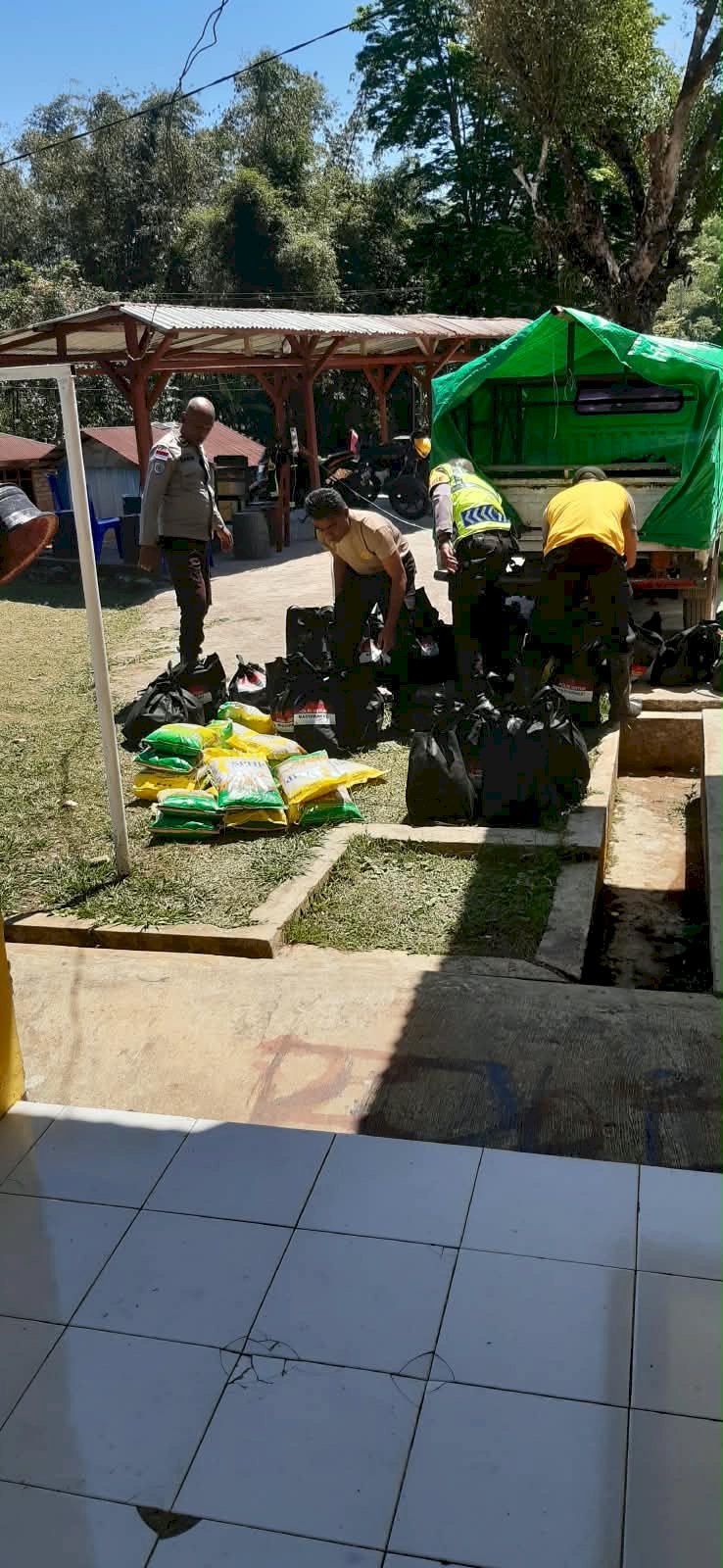 Polsek Cibal Lanjutkan Pendistribusian Bantuan Kapolri kepada Masyarakat Terdampak Bencana