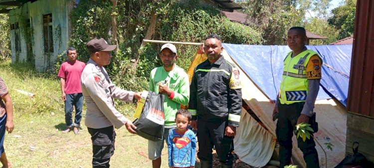 POLSEK CIBAL BERSAMA BHABINKAMTIBMAS BERGERAK CEPAT RESPON KELUHAN WARGA TERDAMPAK GEMPA, SALURKAN BANTUAN POLRI UNTUK MASYARAKAT