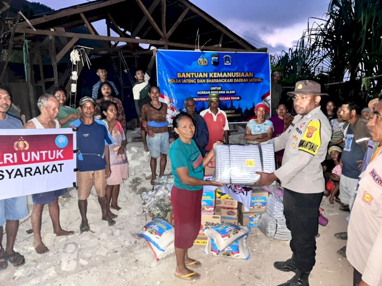 Bantuan Polda Jawa Tengah Disalurkan kepada Warga Terdampak Gempa di Cibal Barat