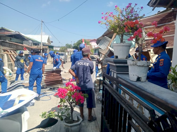POLAIRUD POLRES MANGGARAI BERSAMA BKO DITPOLAIRUD POLDA NTT LAKSANAKAN PEMBERSIHAN DAN PEMBONGKARAN RUMAH WARGA TERDAMPAK GEMPA BUMI
