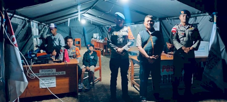 Kapolsek Reo Monitoring Posko Bantuan Terpadu dan Pengungsian Barang Kolo, Pastikan Situasi Pascagempa Aman