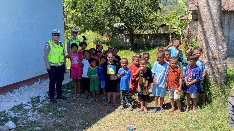 Pulihkan Trauma Anak Korban Gempa, Satlantas Polres Manggarai Gelar Trauma Healing di Camp Pengungsian