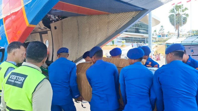 Gugur di Papua, Jenazah drh. Alfonsius Diterbangkan dengan Pesawat Polri Menuju Maumere