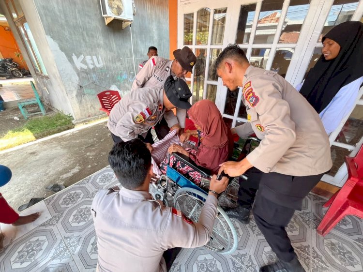 Sentuhan Kemanusiaan Divhumas Polri, Salurkan Kursi Roda dan Bantuan Kemanusiaan bagi Warga Terdampak Gempa di Reo
