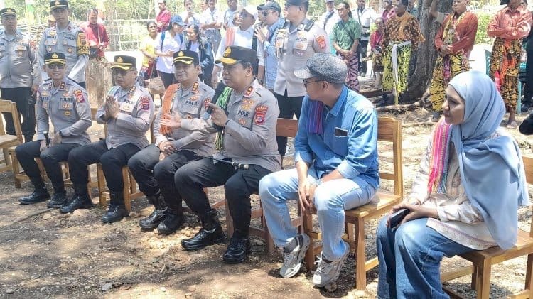 Wujud Nyata Kepedulian Pendidikan di NTT, Kapolda NTT Resmikan Revitalisasi SMPTK Imanuel Tuapakas