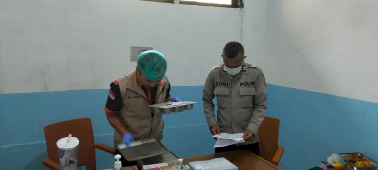 DOKKES POLRES MANGGARAI LAKSANAKAN PEMERIKSAAN FOOD SECURITY MENU MAKAN BERGIZI GRATIS, LIMA MENU DINYATAKAN LAYAK DISAJIKAN