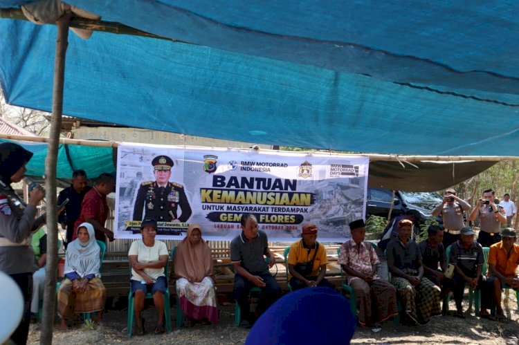 Kapolda NTT Irjen Pol. Reza Arief Dewanto Sambangi Warga Terdampak Gempa di Manggarai Barat, Salurkan Bantuan Kemanusiaan