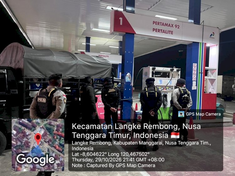 CIPTAKAN RASA AMAN DI MALAM HARI, PATROLI PERINTIS PRESISI SAT SAMAPTA POLRES MANGGARAI HADIR MENYAPA MASYARAKAT RUTENG