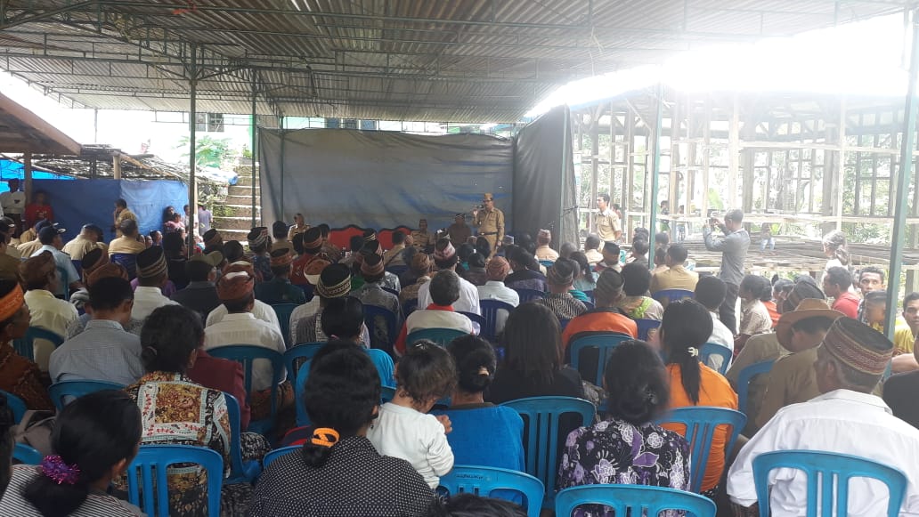 Bupati Manggarai hadiri kegiatan Program Berkantor di Desa | Polsek Cibal laksanakan Pengamanan